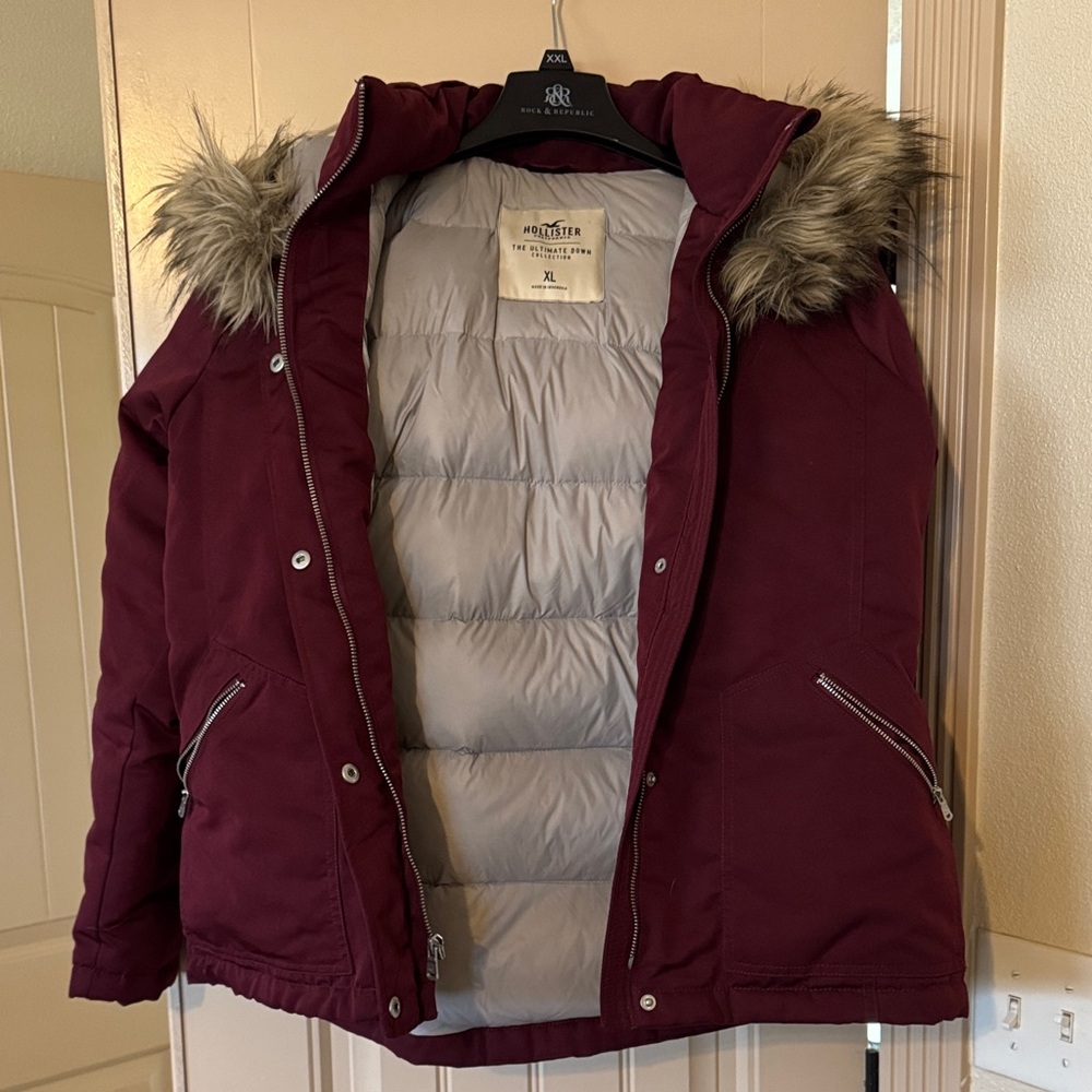 Hollister Women's Maroon Puffer Jacket with Faux Fur Hood